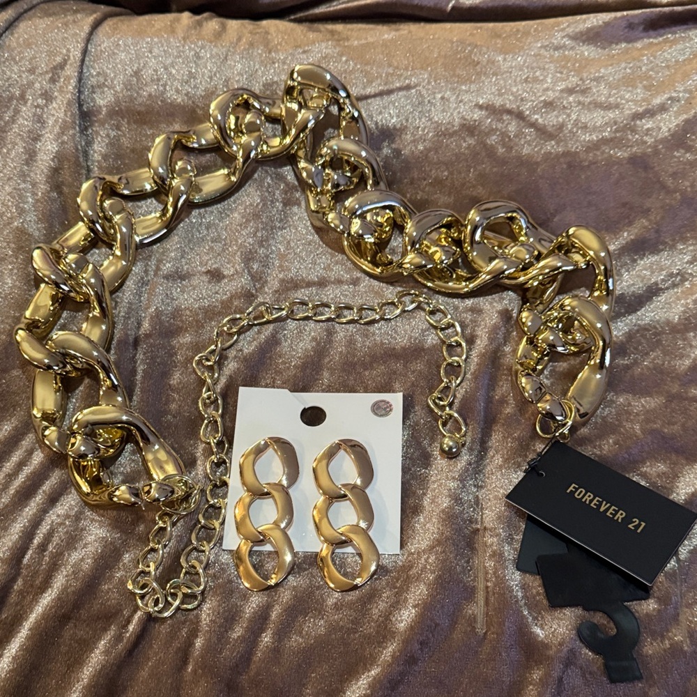 Forever 21 Chunky Gold Chain Belt and Earrings